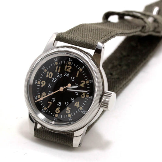 M.R.M.W. (Montre Roroi Militaly Watch/モントルロロイ ミリタリーウォッチ) TYPE A-17 vintage 腕時計