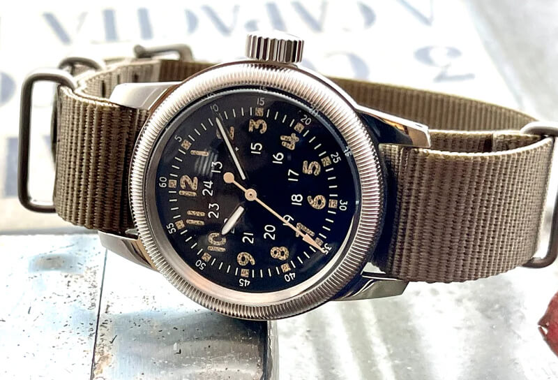 M.R.M.W. (Montre Roroi Militaly Watch/モントルロロイ ミリタリーウォッチ) TYPE A-17 vintage 腕時計