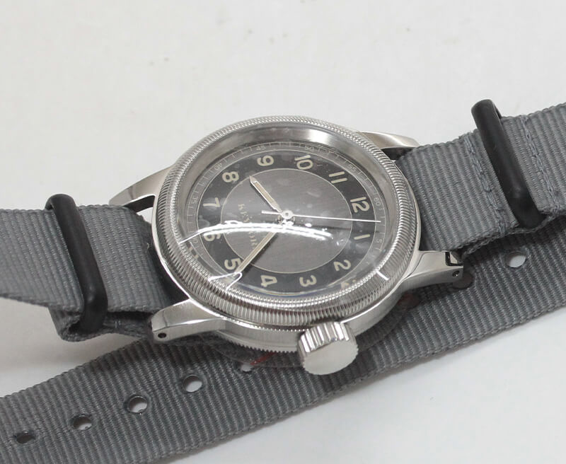M.R.M.W. (Montre Roroi Militaly Watch/モントルロロイ ミリタリーウォッチ) TUXEDO DIAL GRAY 腕時計