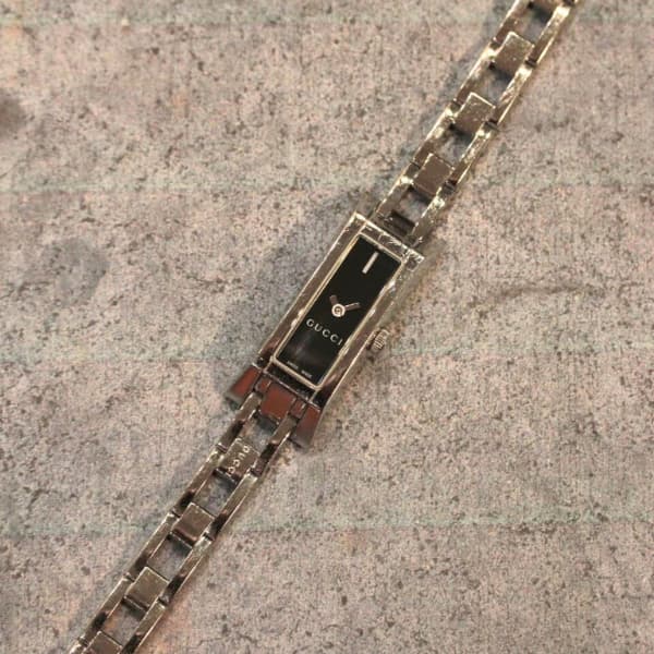 GUCCI グッチ 腕時計 Gリンク ブラック YA110518  ボックス付き GUCCI - GUCCI グッチ 腕時計 Gリンク ブラック YA110518