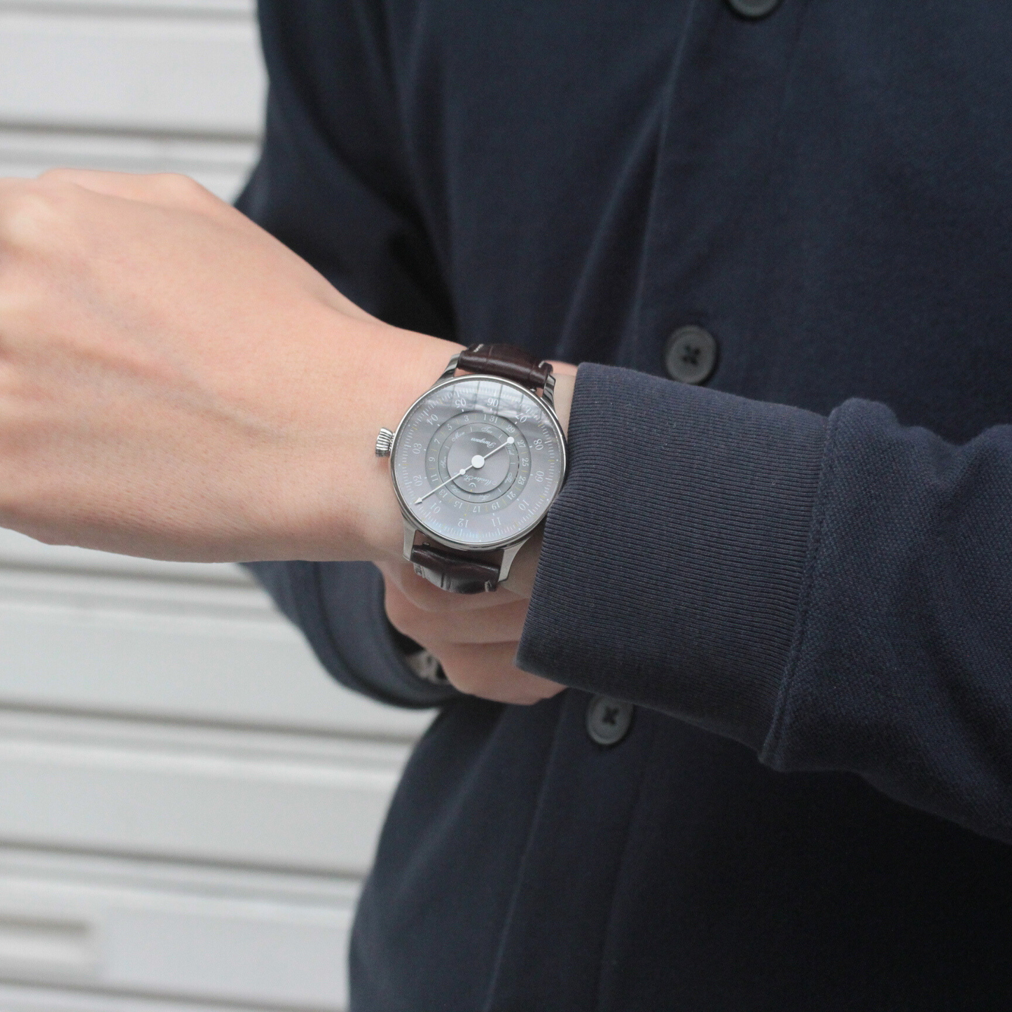 正美堂時計店 男性スタッフ着用イメージ