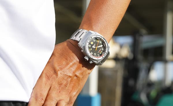 MTM スペシャルOPS ファルコン シルバー FAL-TSL-BKCB-MBTI チタニウム腕時計