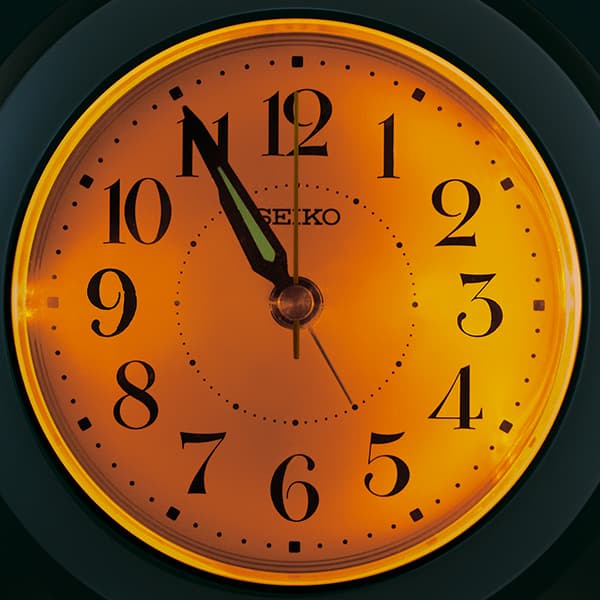 SEIKO セイコー 夜でも見える 電波目覚まし時計 KR336N