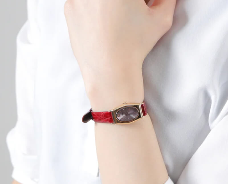 LCREA(ルクレア) OVALE ソーラー腕時計 LC2003-PGCRD 本ワニ革 レッド