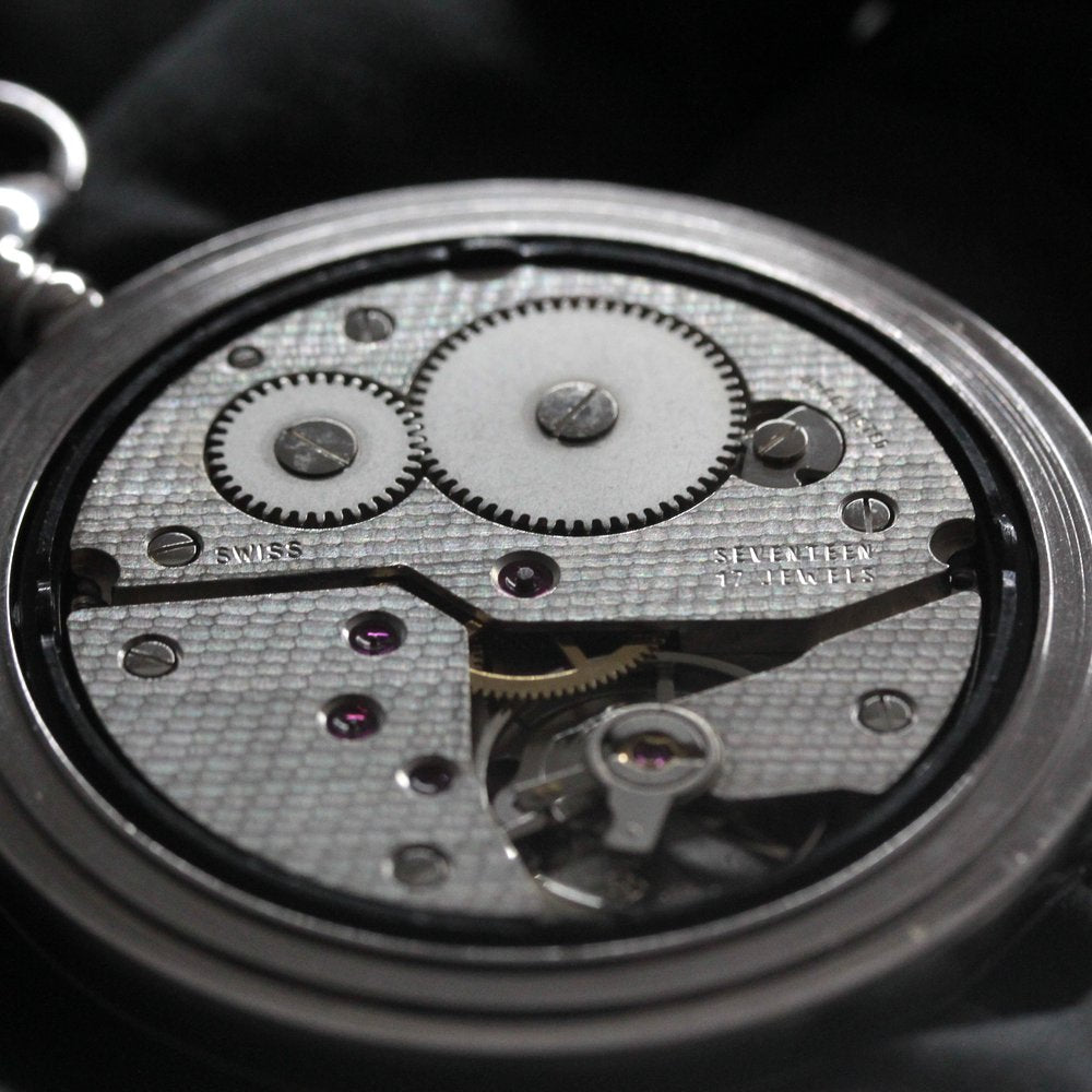 絶版モデルのティソ(TISSOT)/ ヴィンテージウォッチ / シルバーカラー ハンターケース /アラビア数字/ 手巻き式 / 懐中時計 / tissot-1041