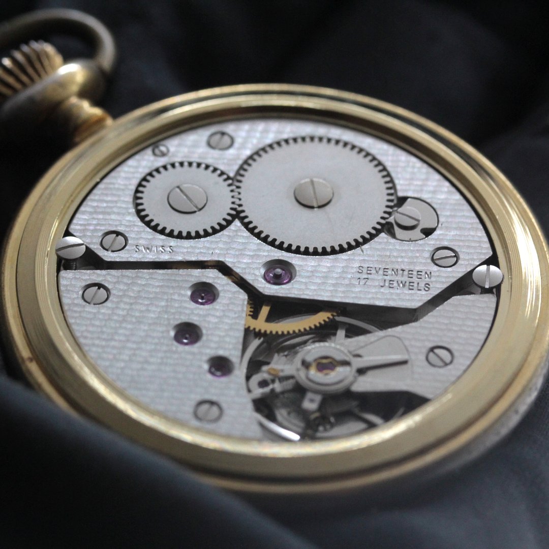 絶版モデルのティソ / TISSOT /ゴールドカラー/アラビア数字/ハーフハンター 懐中時計 /ヴィンテージ / tissot-1060