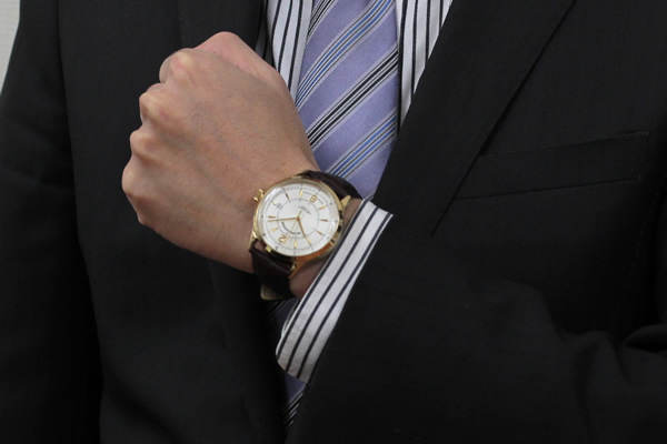 シュトルマンスキーの腕時計アラームウォッチ 正美堂男性スタッフ