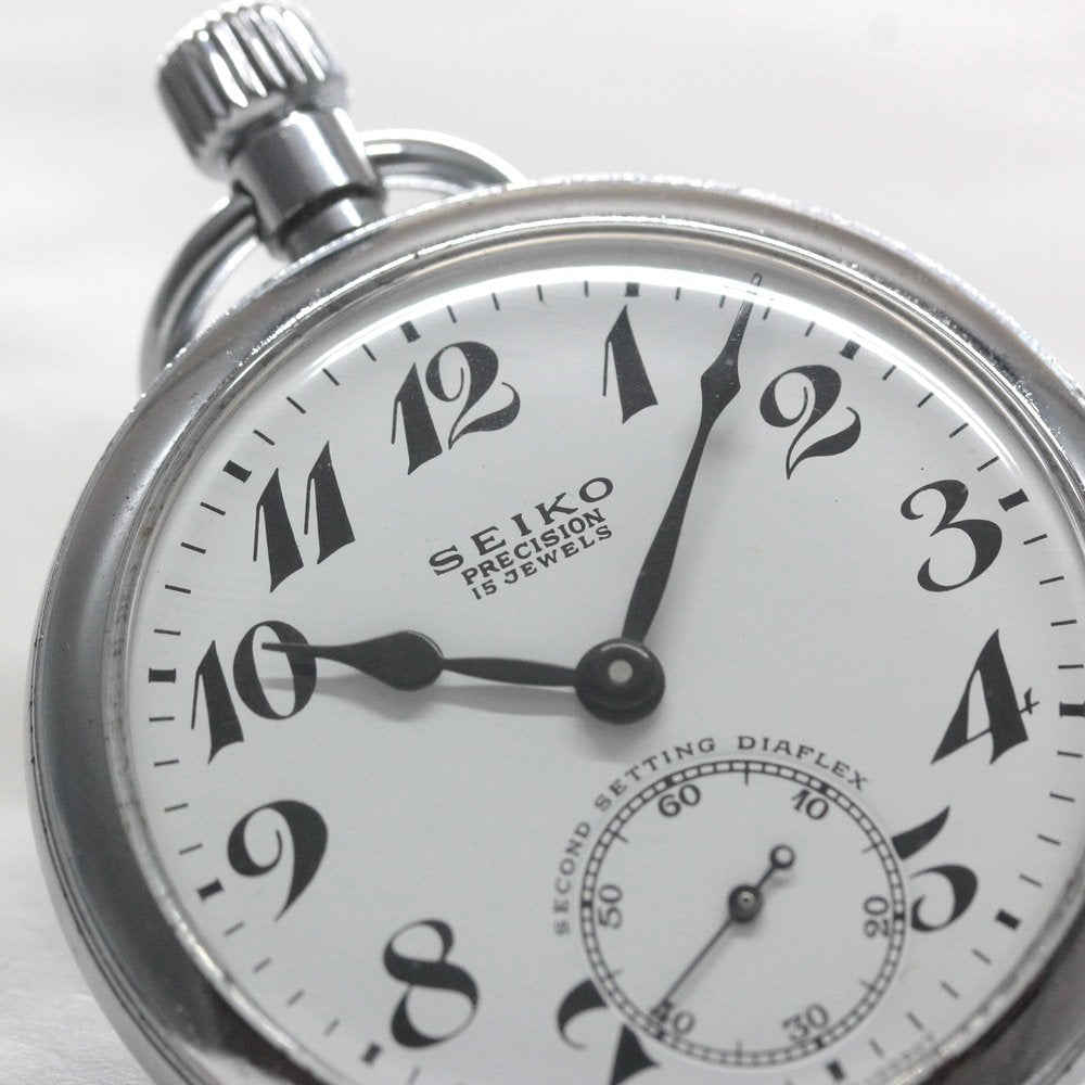 オーバーホール済で、日差30秒以内に調整します 昭和44年の19セイコー鉄道時計/15石/秒針止め機能/絶版時計/19seiko-1323