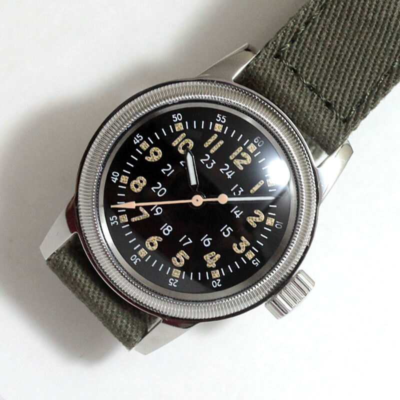 M.R.M.W. (Montre Roroi Military Watch/モントルロロイ ミリタリーウォッチ) TYPE A-17 vintage 腕時計