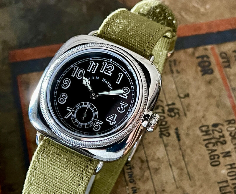 モントルロロイ　クッションウォッチ M.R.M.W. (Montre Roroi Military Watch/モントルロロイ