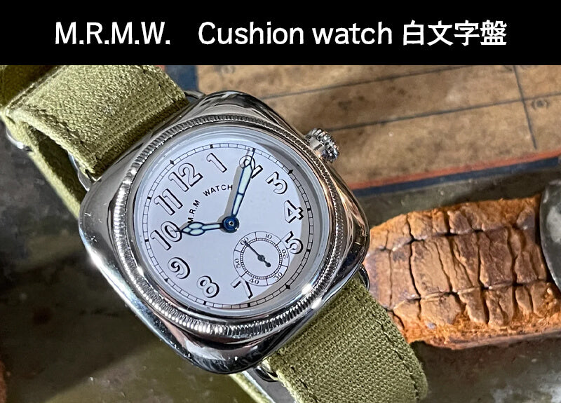 M.R.M.W. (Montre Roroi Military Watch/モントルロロイ ミリタリーウォッチ) Cushion watch 白文字盤 腕時計