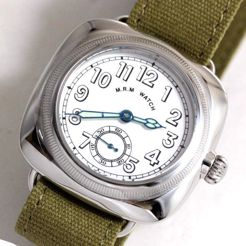 M.R.M.W. (Montre Roroi Militaly Watch/モントルロロイ ミリタリーウォッチ) Cushion watch 白文字盤 腕時計