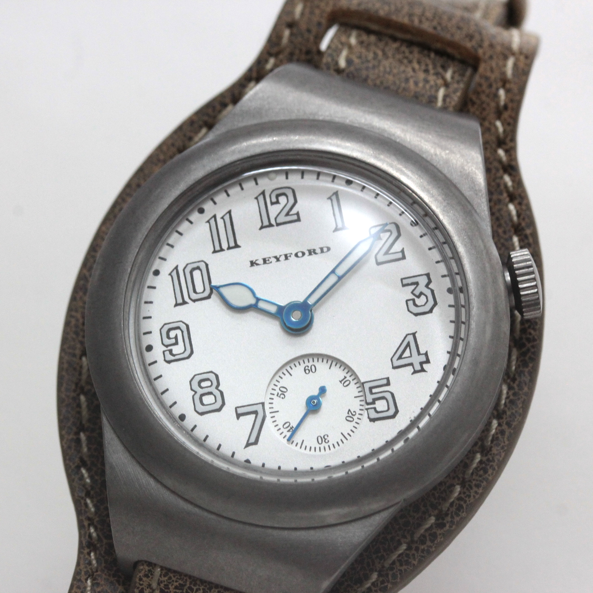 文字盤アップ 正美堂時計店撮影 モントルロロイ ミリタリーウォッチ Trench Driver's watch ホワイト 221167