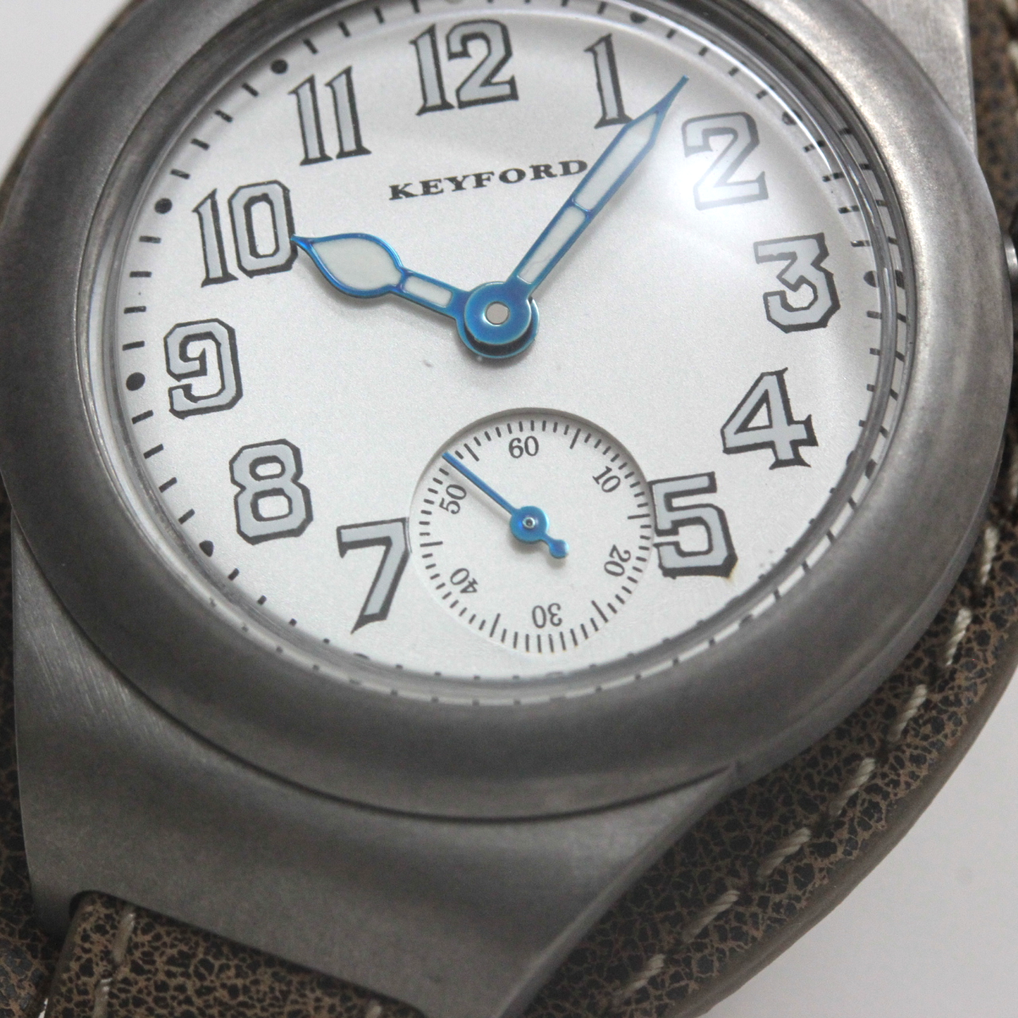 スモールセコンド 正美堂時計店撮影 モントルロロイ ミリタリーウォッチ Trench Driver's watch ホワイト 221167