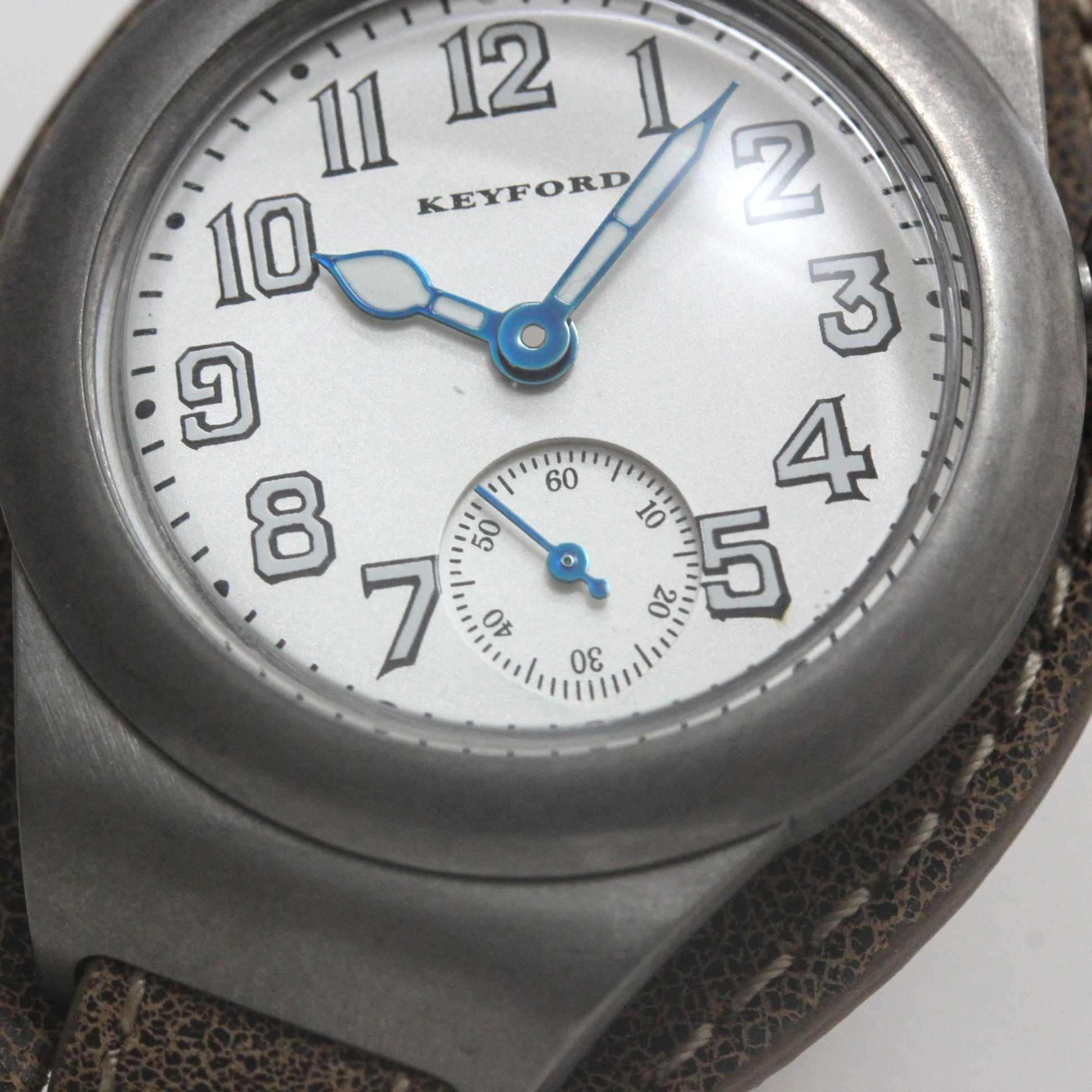 スモールセコンド 正美堂時計店撮影 モントルロロイ ミリタリーウォッチ Trench Driver's watch ホワイト 221167