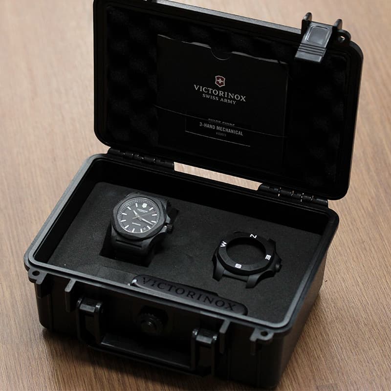 VICTORINOX(ビクトリノックス) I.N.O.X. CARBON(イノックス　カーボン)　メカニカル 241866.1 腕時計
