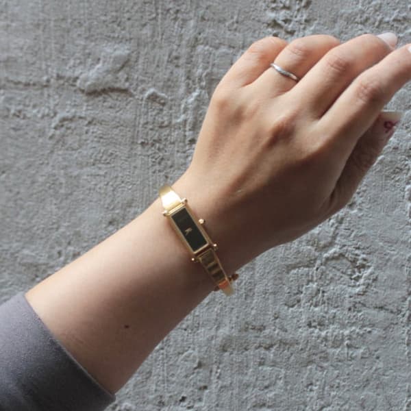 ◯ GUCCI グッチ　スクエア　バングル　1500L 腕時計 c22-7262-1.jpg