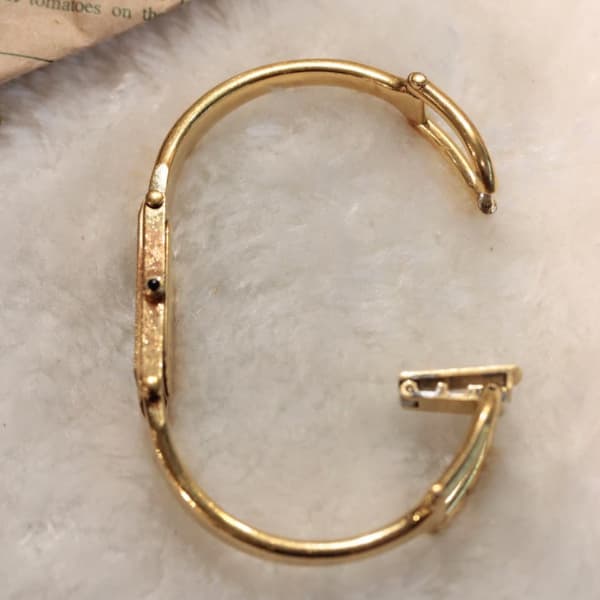 【稼働】グッチ レディース 腕時計 1500L バングル ゴールド 金文字盤 グッチGUCCI 1500L バングルウォッチ レディース腕時計 ゴールド