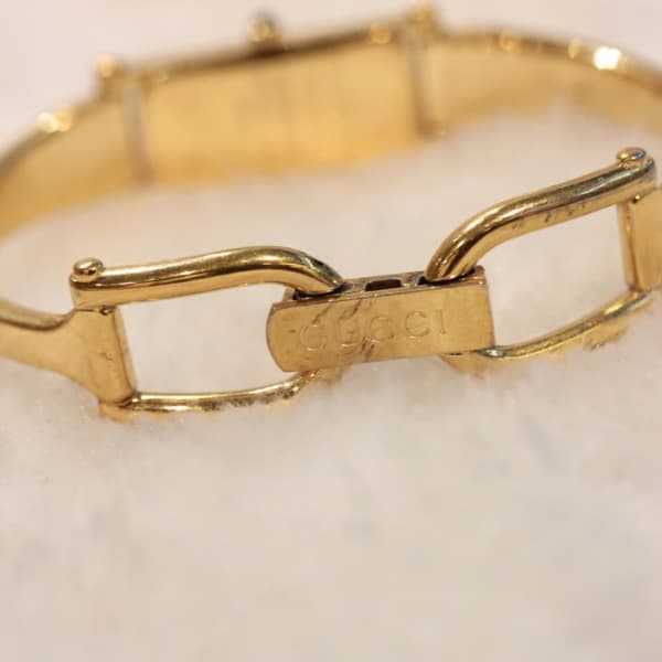 【週末大幅値下】GUCCI　バングル　ヴィンテージ GUCCI / グッチ / ヴィンテージ ウォッチ / 1500L / 黒文字盤