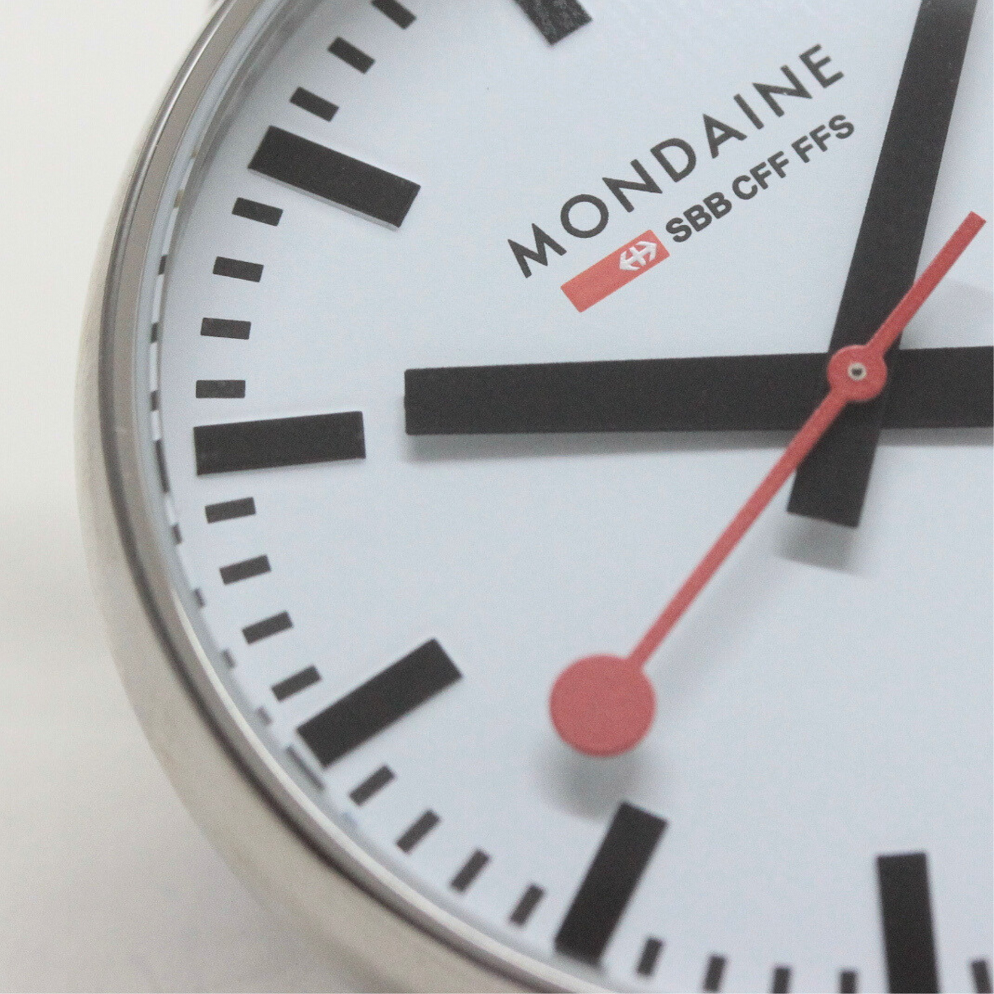 モンディーン（MONDAINE）　鉄道時計　A6603031611SBB