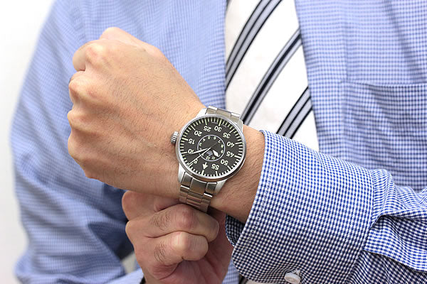 正美堂時計店男性スタッフ 着用イメージ 861891