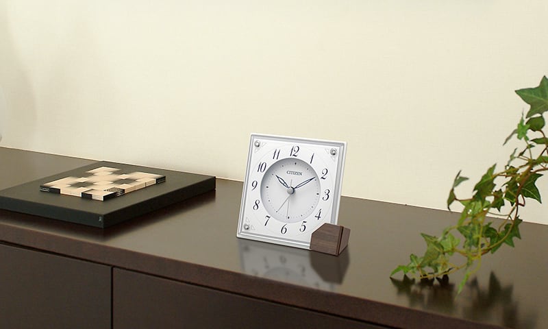 CITIZEN シチズン アラーム付き クオーツ 置き時計 8RG625-003 白