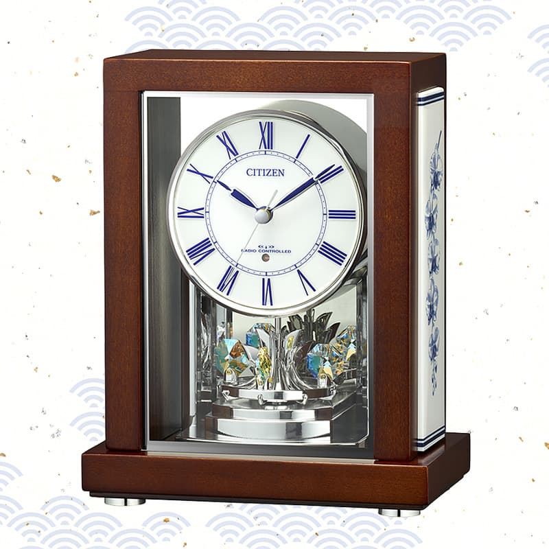 RHYTHM リズム 回転飾り付き 電波置き時計  有田焼 木枠【8RY418006】
