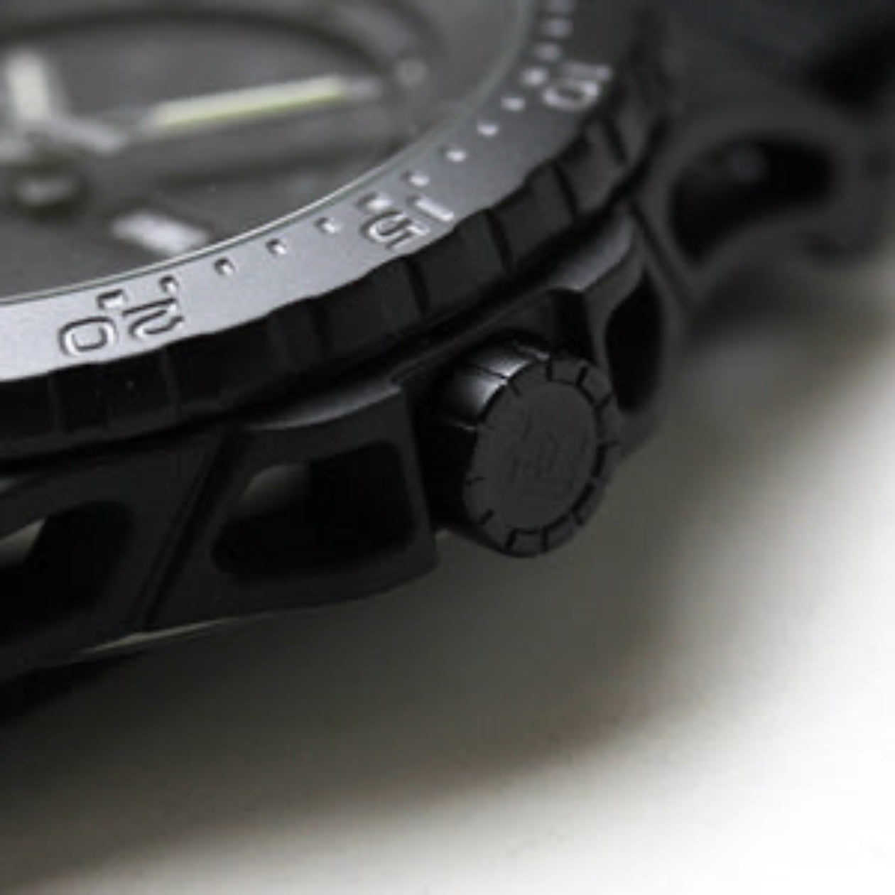 Tracer H3 Type 6 MIL-G Shadow Sapphire P6600.41F.C3.01 Watch