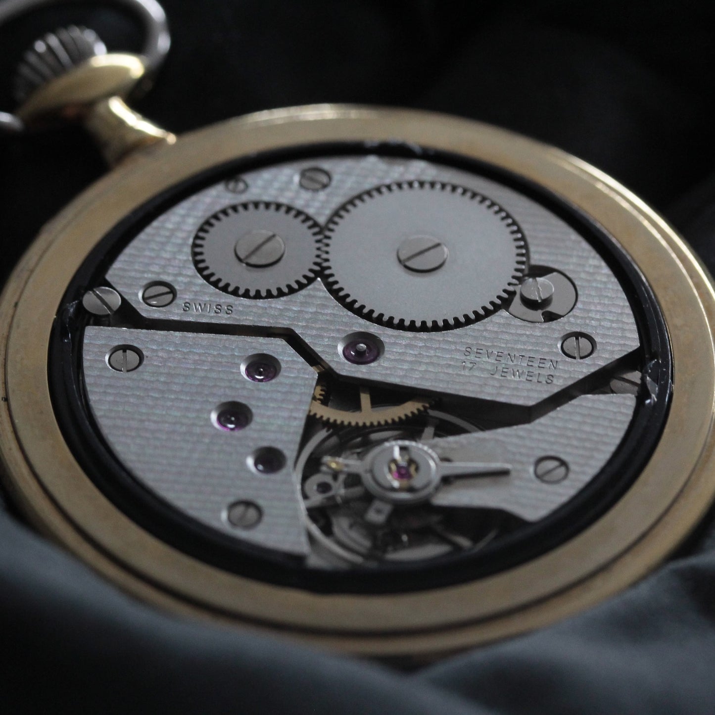 絶版モデルのティソ（TISSOT）/ ヴィンテージウォッチ / コンビカラー/ ハンターケース /アラビア数字/ 手巻き式 / 懐中時計 /tissot-1043