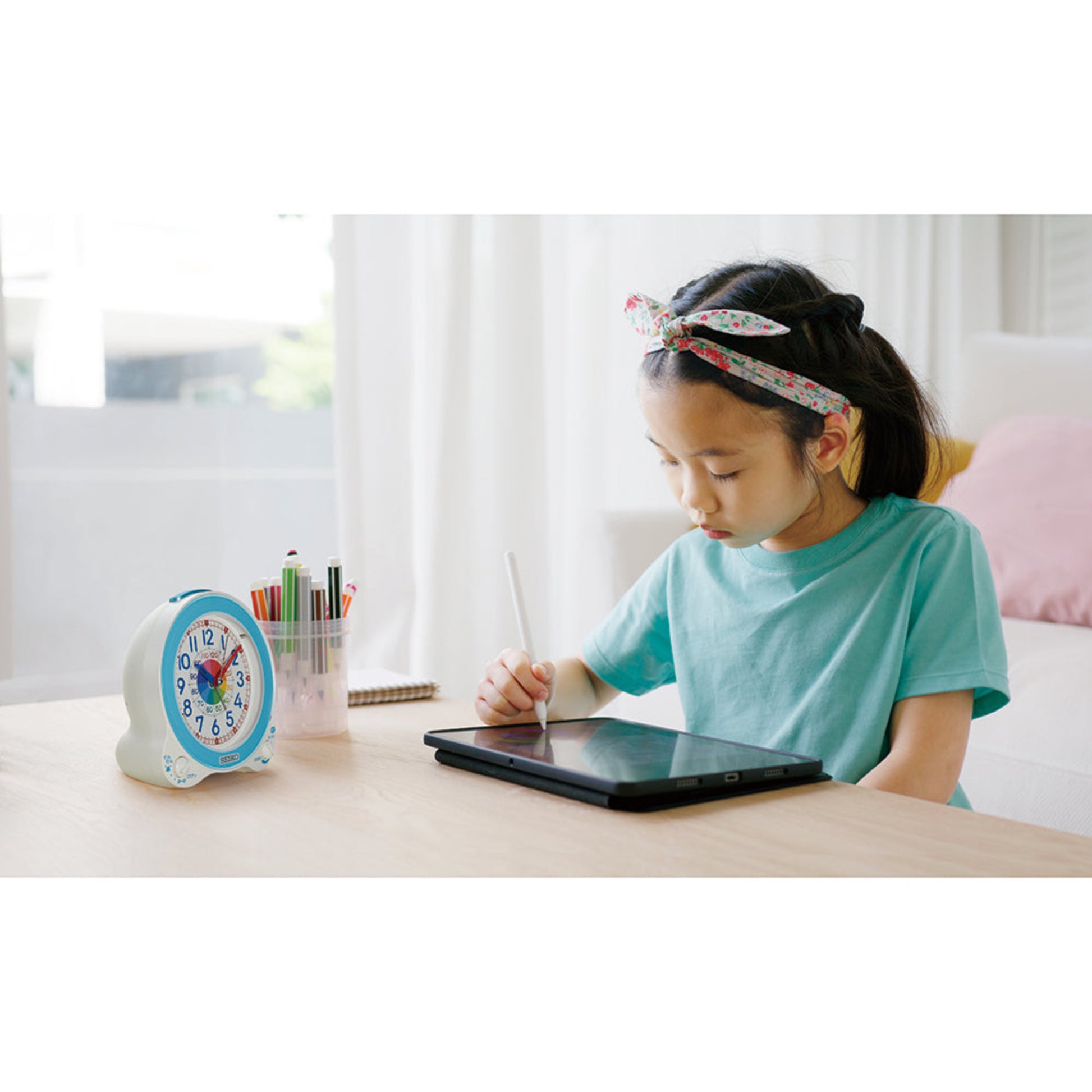 セイコー 学習用時計 ピンク 知育目ざまし時計 KR524L 背面使用イメージ