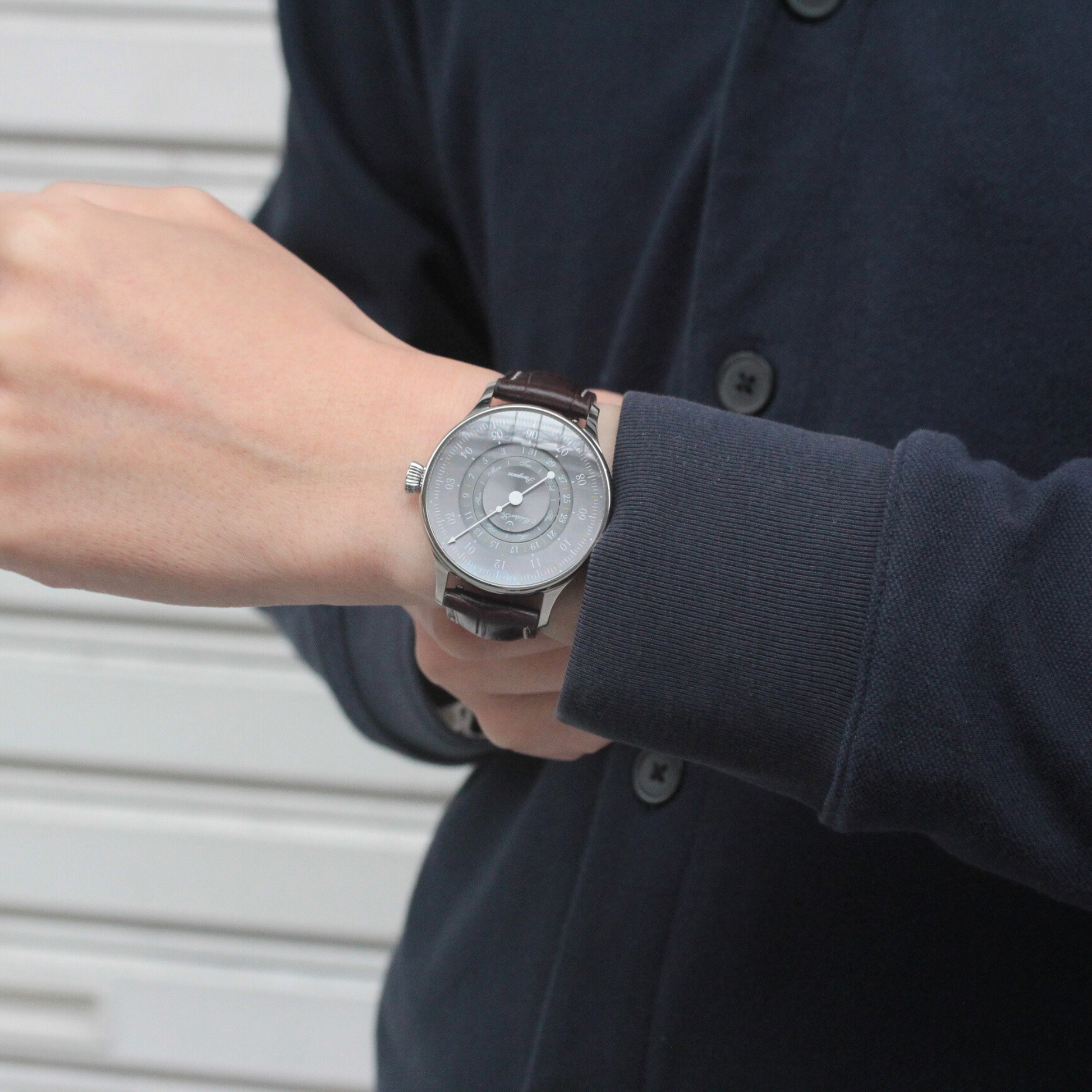 正美堂時計店 男性スタッフ着用イメージ