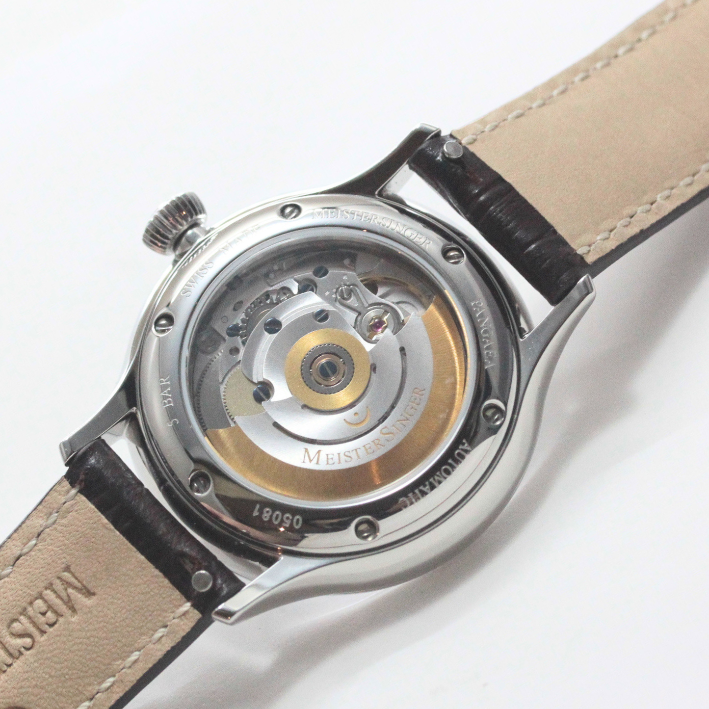 自動巻きムーブメントを搭載