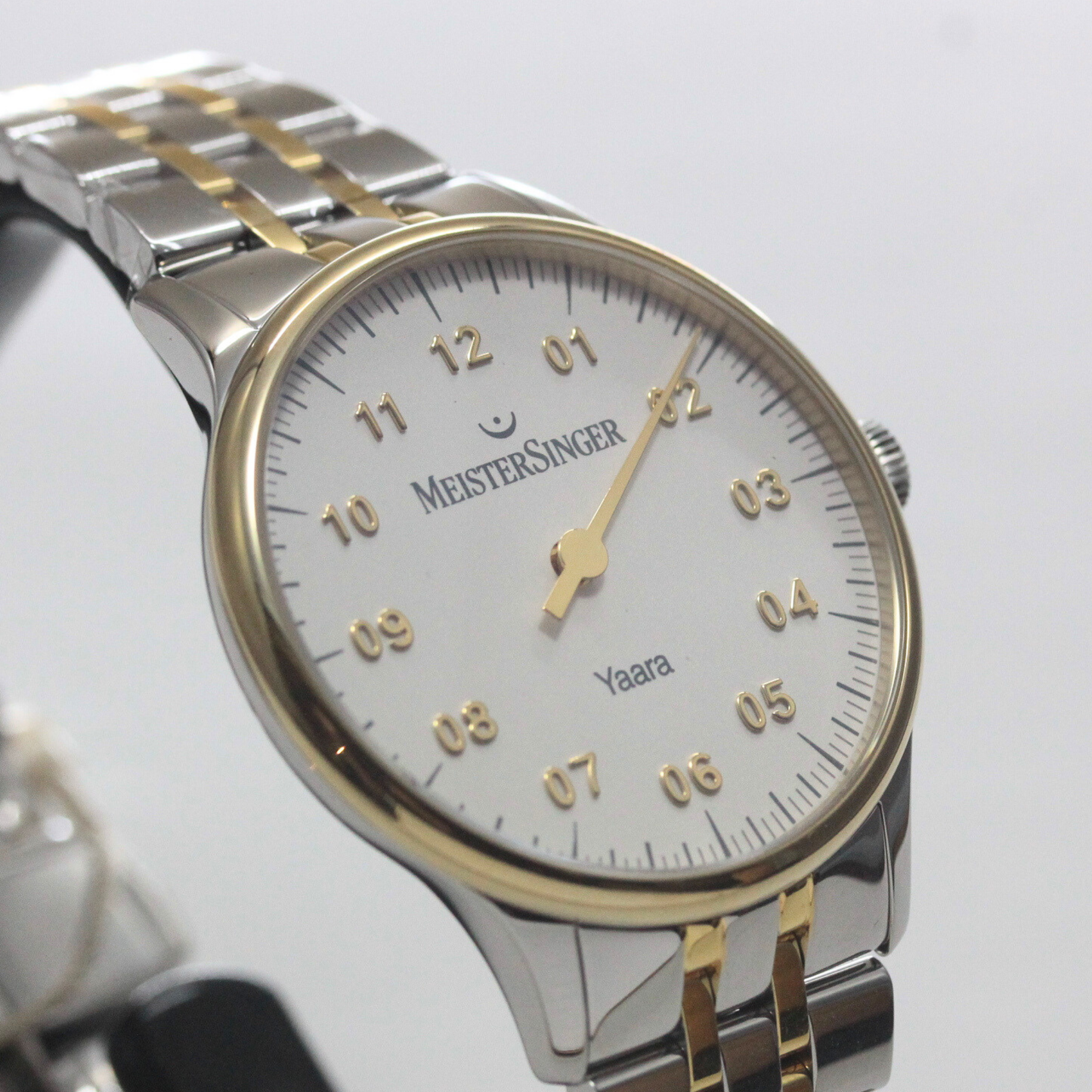 MeisterSinger Yaara 自动腕表，白色表盘配金色表壳，YA901G