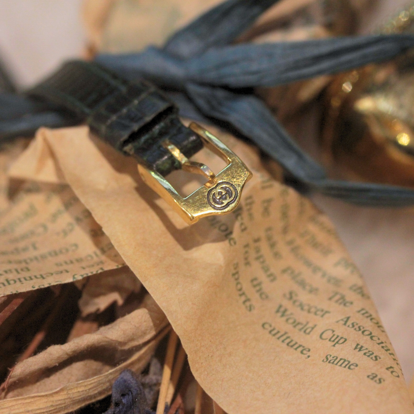 尾錠部分にもグッチのロゴが入っています