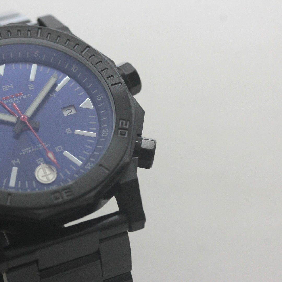 MTM ADVENTURE SERIES H-61 ブラック・ブルー H61-SBK-BLUE-MBSS クォーツ 腕時計 リューズ周り