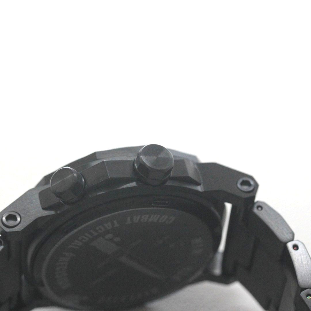 MTM ADVENTURE SERIES H-61 ブラック・ブルー H61-SBK-BLUE-MBSS クォーツ 腕時計　リューズ周り