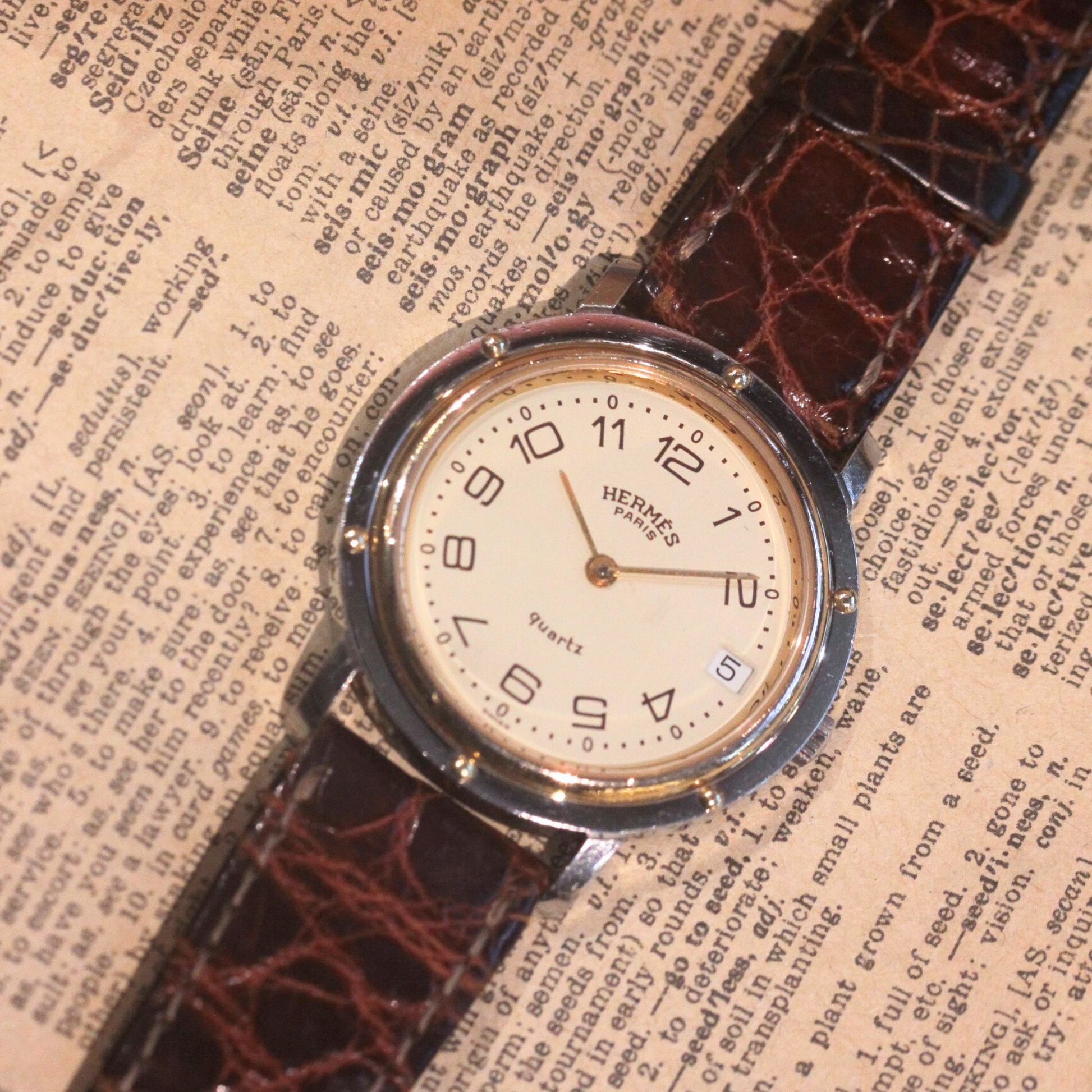  デイト表示付きで日常使いにも便利な一本