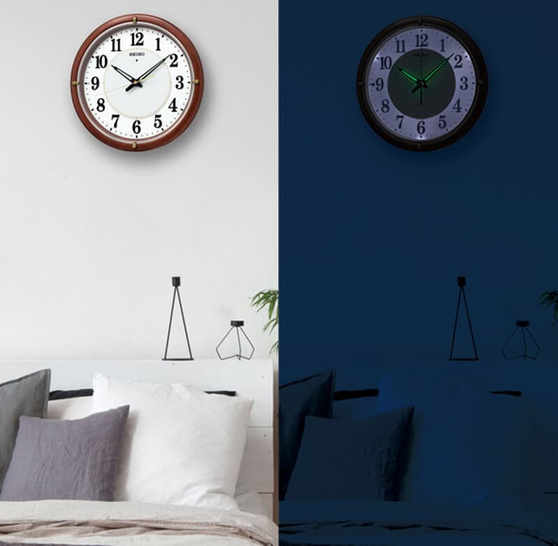 SEIKO セイコー 夜光電波掛け時計 ファインライト NEOKX240B　木枠