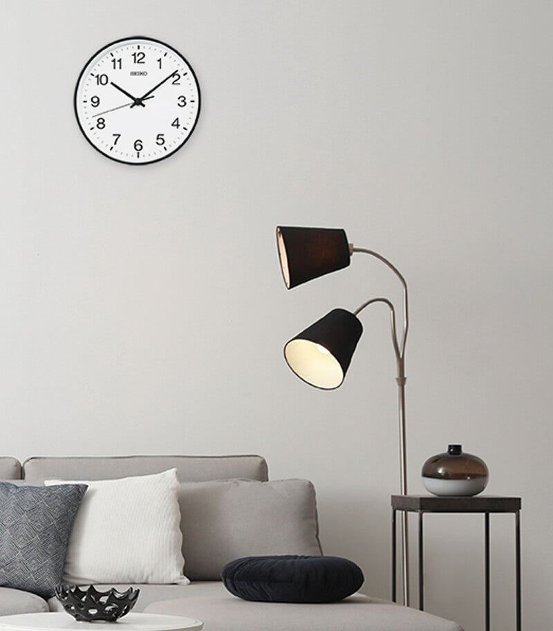 SEIKO（セイコー）スタンダード 電波掛け時計 KX268K