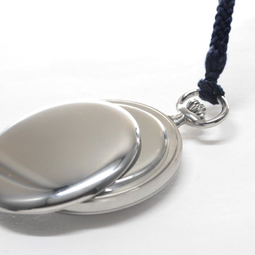 The longines hunter case pocket watch/longines-153, a discontinued model that was awarded as the main prize for the Akutagawa and Naoki Prizes.