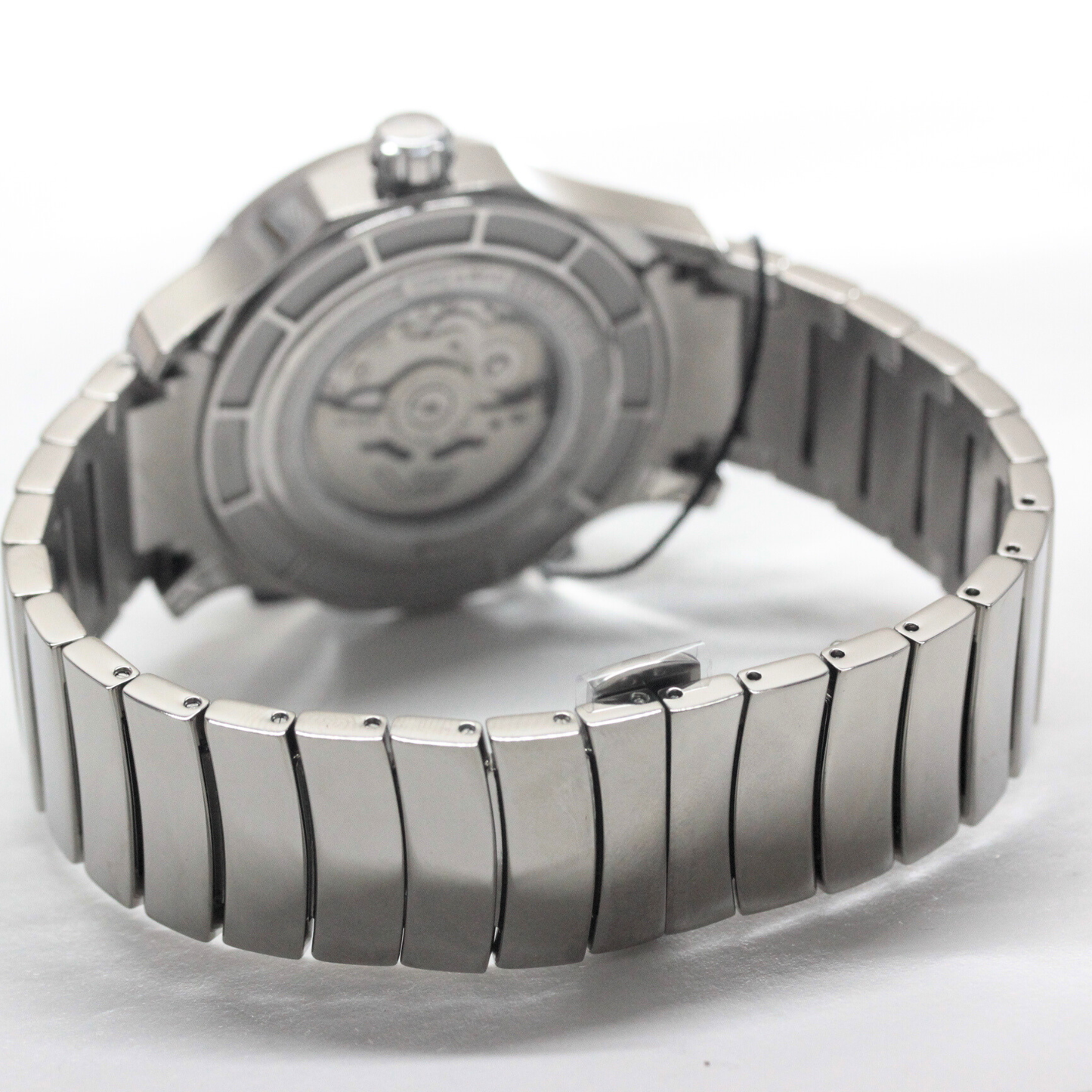 扱いやすい両開きベルト