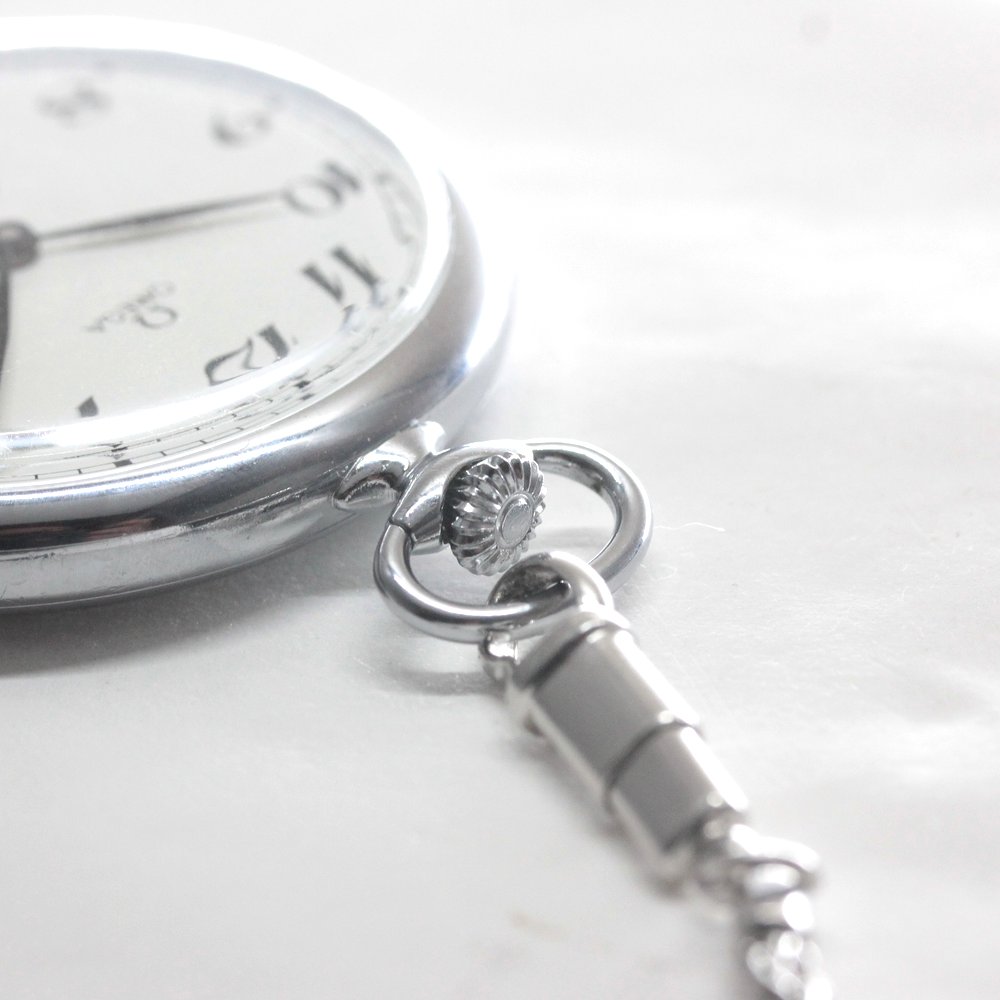 1980年製の絶版モデルのオメガ / OMEGA / ヴィンテージウォッチ / オープンフェイス懐中時計 アラビア数字/ 懐中時計 / omega-124