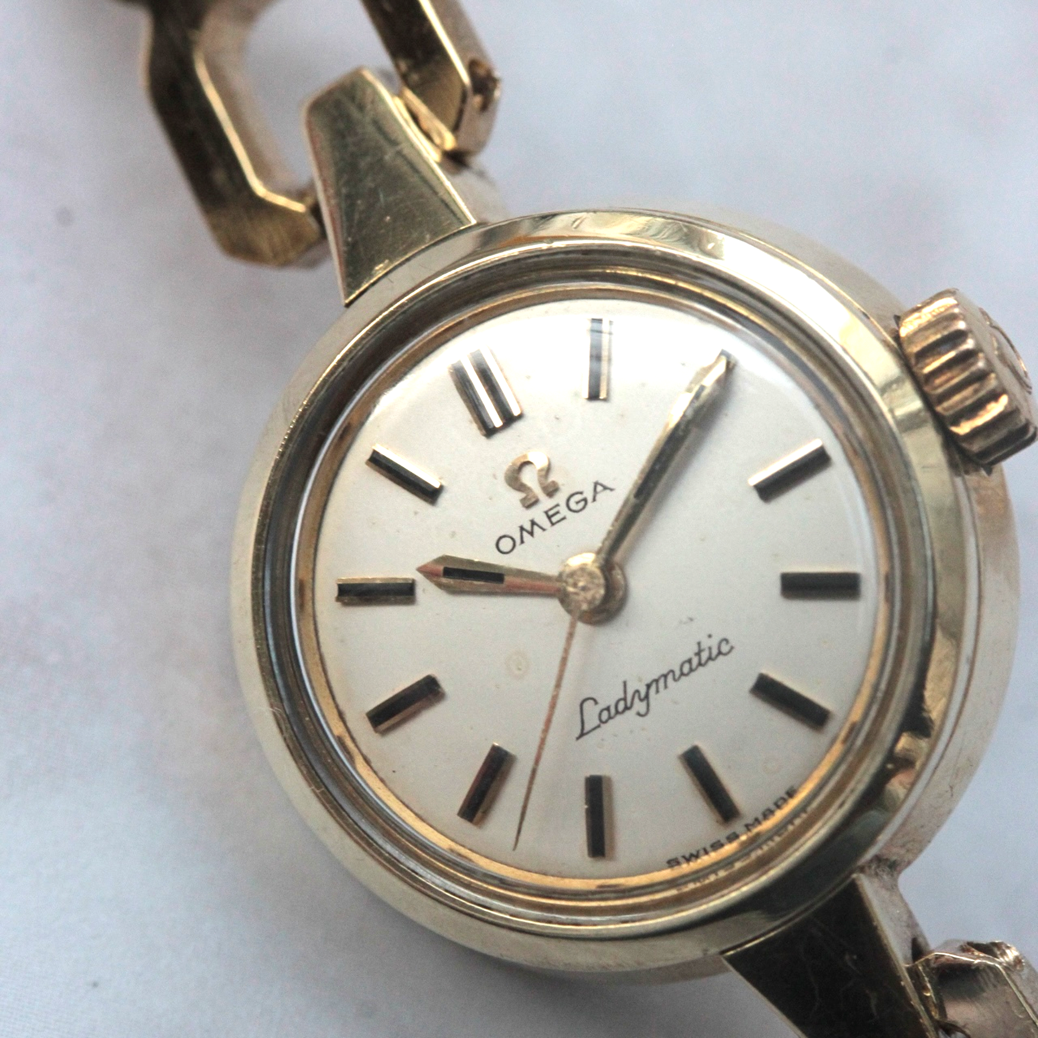 OMEGA オメガ AUTOMATICレディース腕時計 Geneve ゴールドカラー