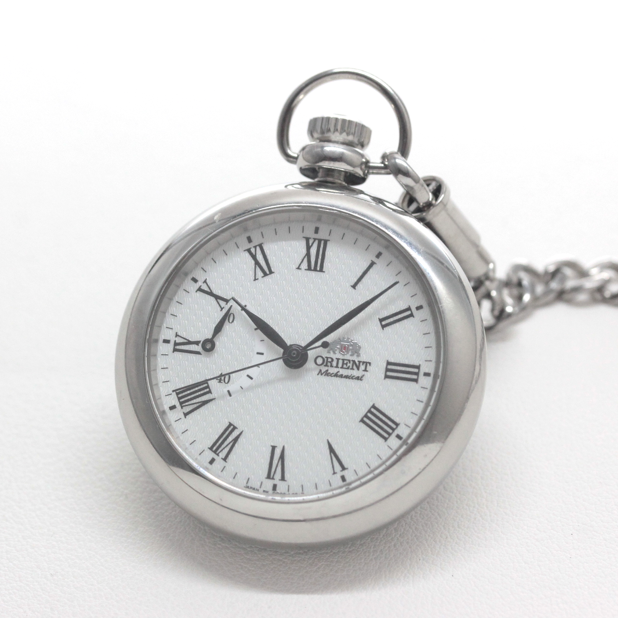 値下げしました。TAVANNES 社の懐中時計(銀の鎖付き) 747□時計店 整理品 懐中時計 TAVANNES WATCH CO ジャンク品