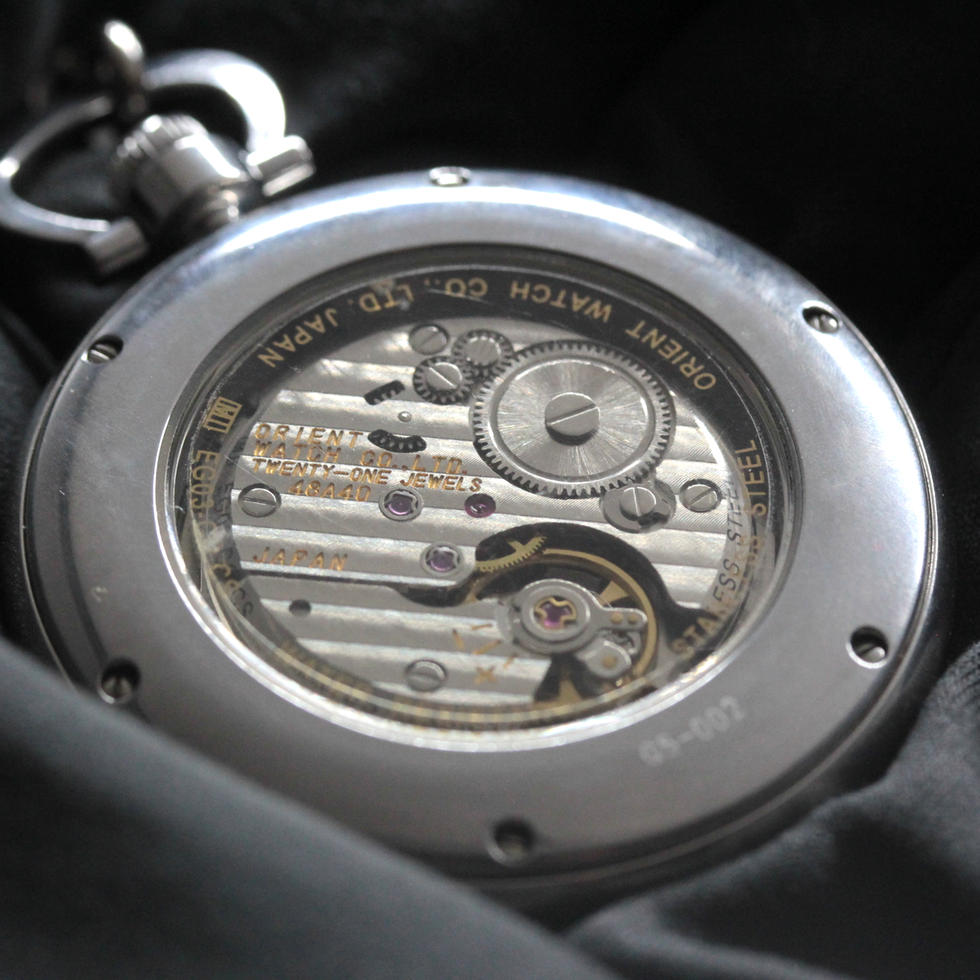 ゼンマイの巻き残量を表示するパワーリザーブインジケーターを内蔵したオリエントスターロイヤル