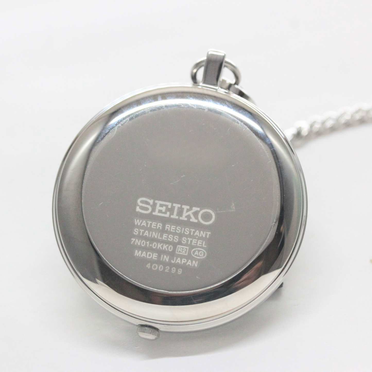 裏蓋には当店独自で刻印が可能です