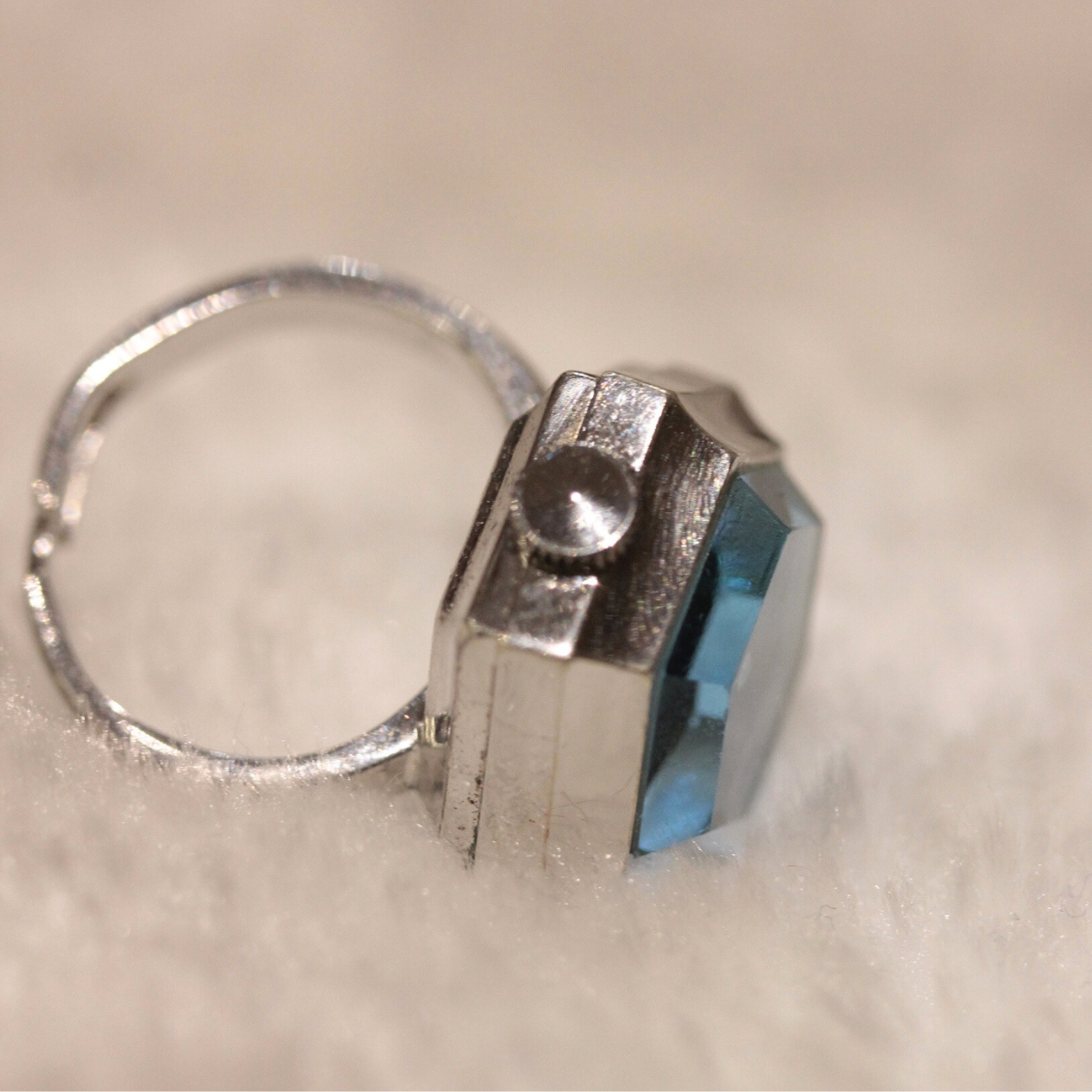 日本が誇る国産ブランド"SEIKO / セイコー"のヴィンテージリングウォッチ。