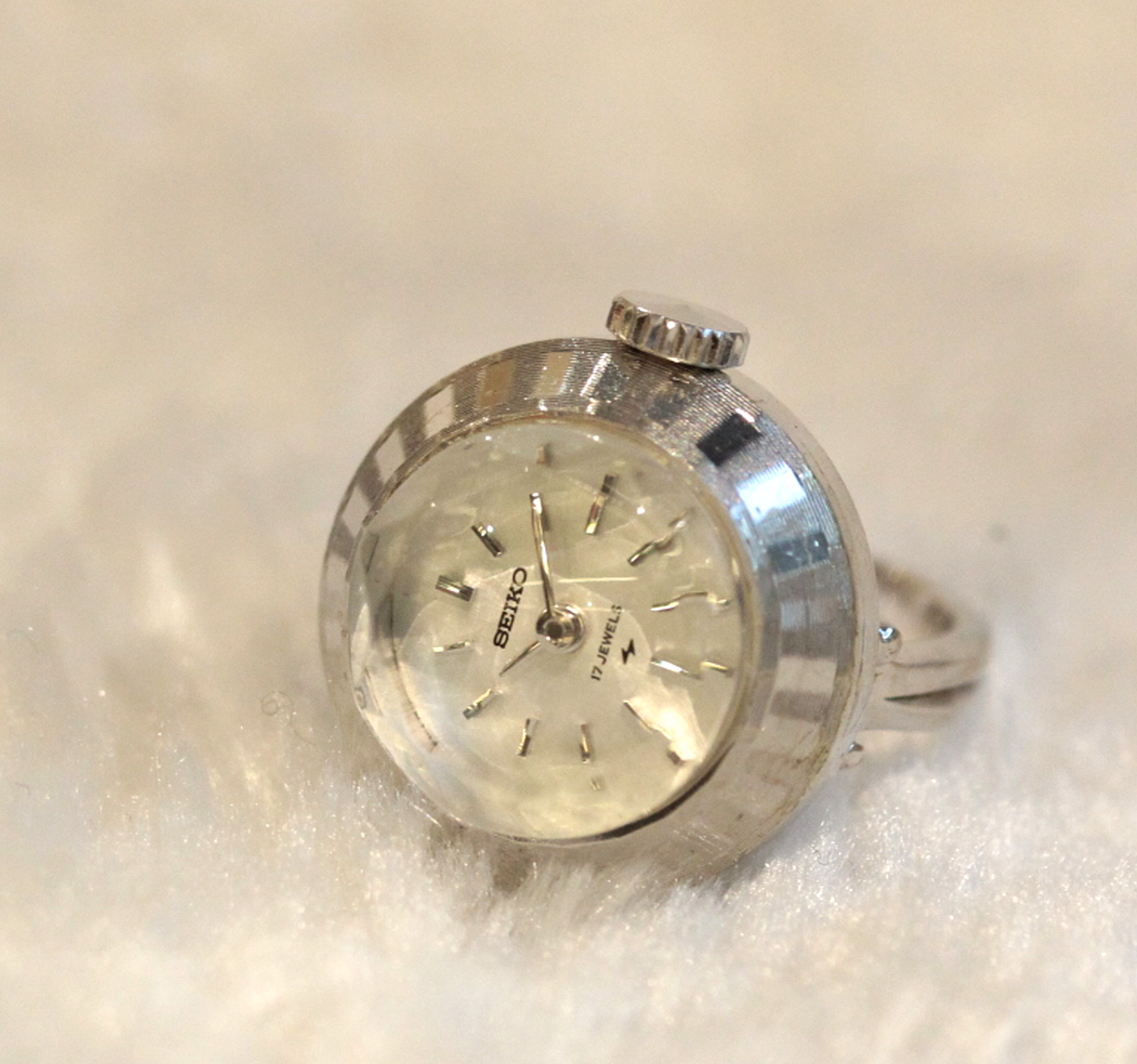 SEIKO / セイコー / 1967〜1979年頃 手巻き式 / リングウォッチ / リングボックス付 / seiko-604-07