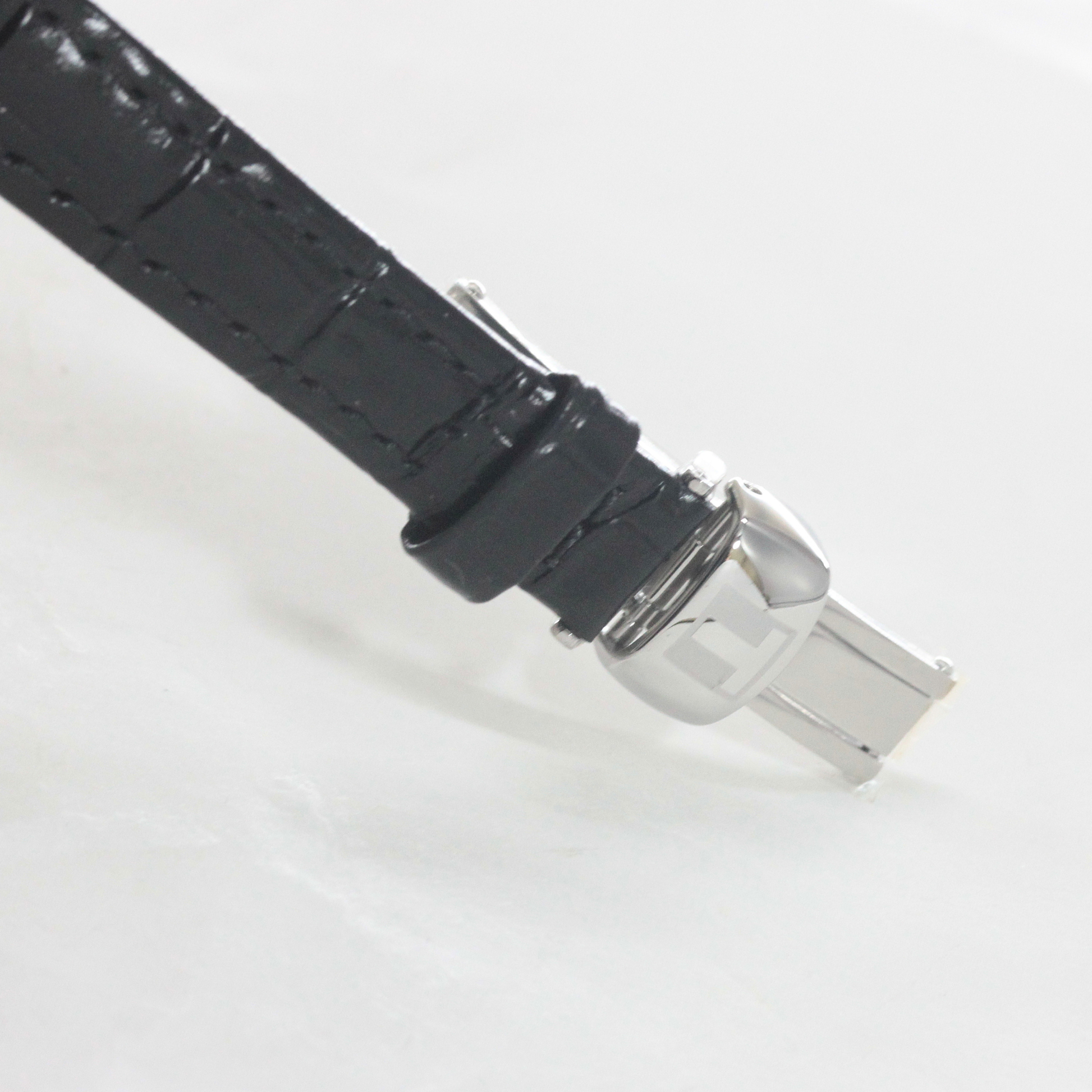 高級感ある黒の革ベルトにDバックル