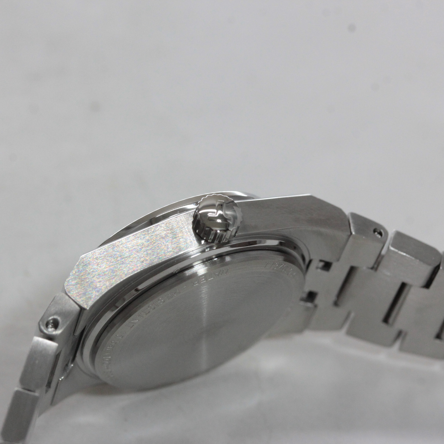 リューズ周り ティソのTが刻印